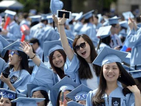 外国留学生来中国，为何会有超国民待遇？